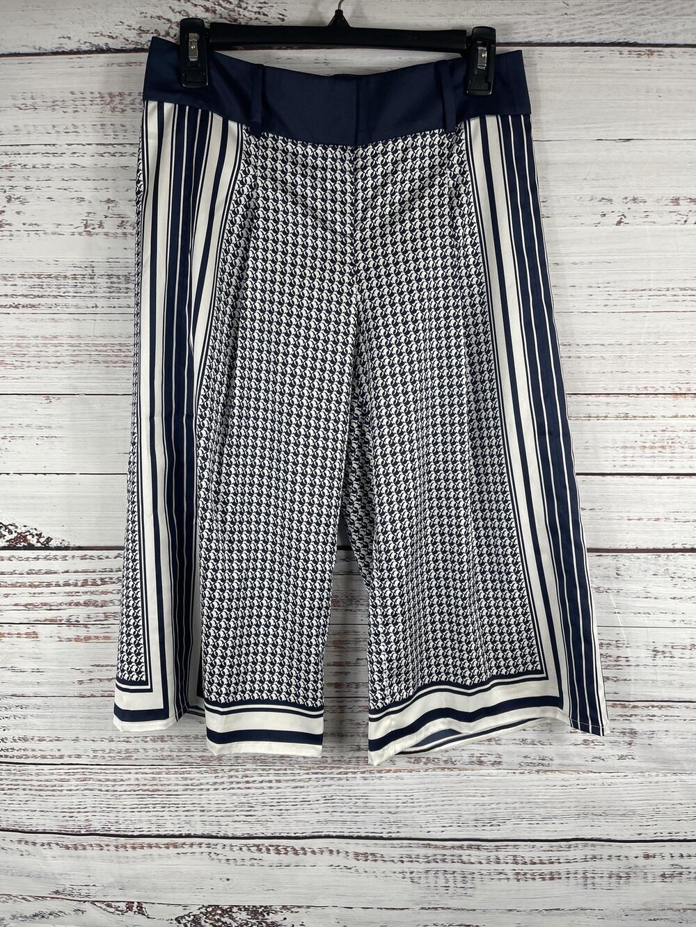 Ann Taylor Shorts Size 0 Navy White Geometric Stripe Print Wide Leg High Rise